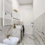 Amoe - Eleganza E Storia Nel Cuore Di Appartement