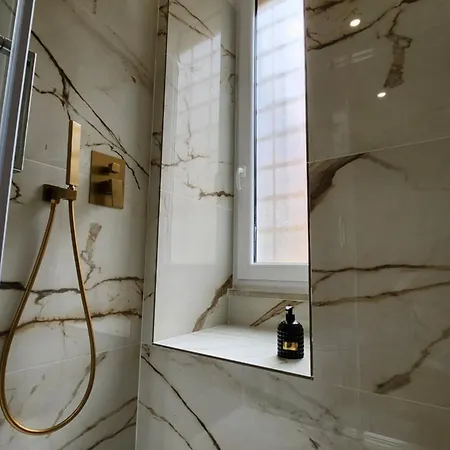 Apartamento Amoe - Eleganza E Storia Nel Cuore Di