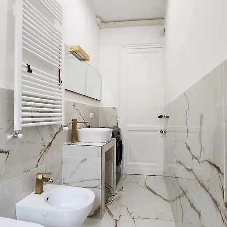 Amoe - Eleganza E Storia Nel Cuore Di Apartamento